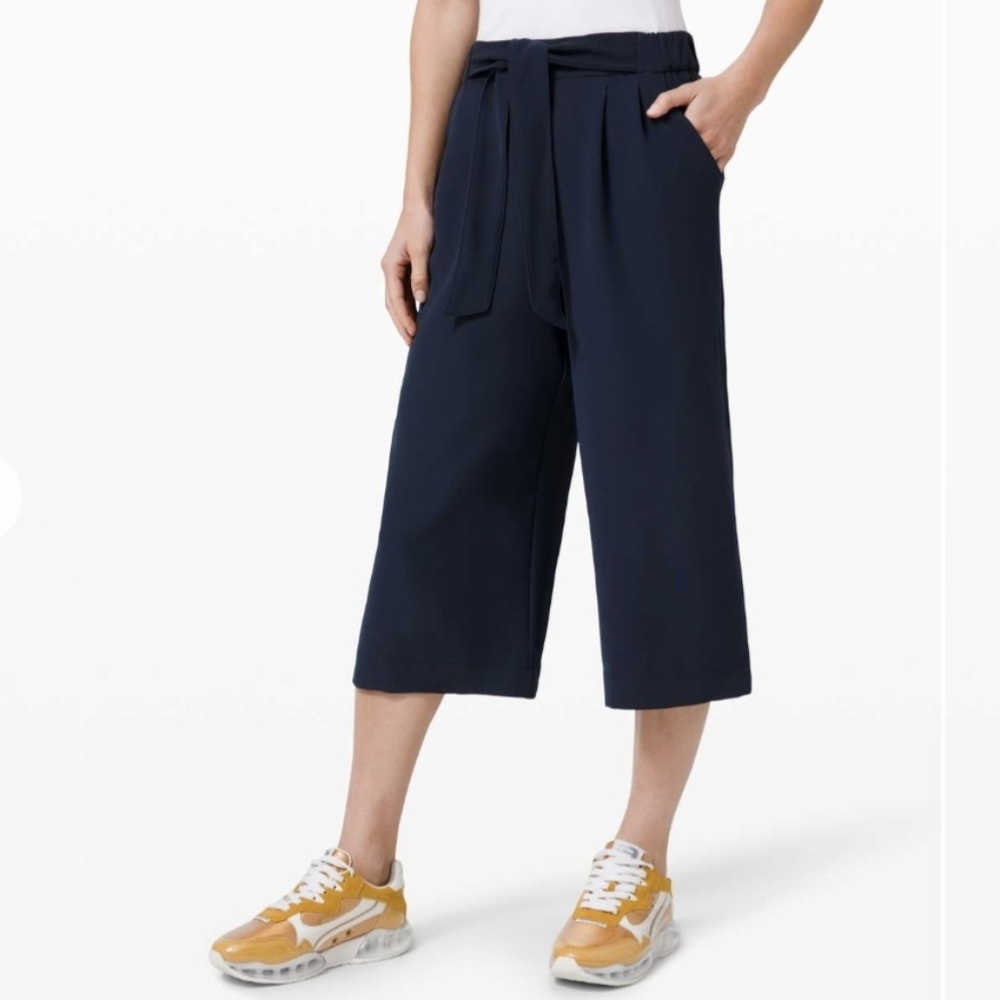 Lululemon Noir Crop Black Waist Bow Tie Relaxed Wide Leg Pants Women Size 8